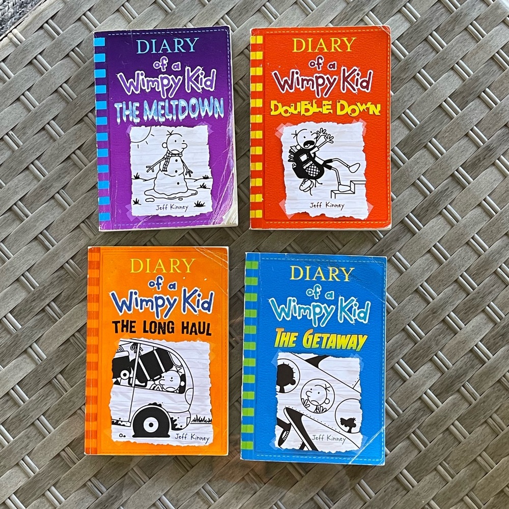 📚Diary of a Wimpy Kid 📚books.